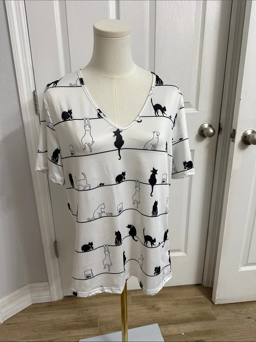 Cat Print V-Neck Tee - White with Black Cats